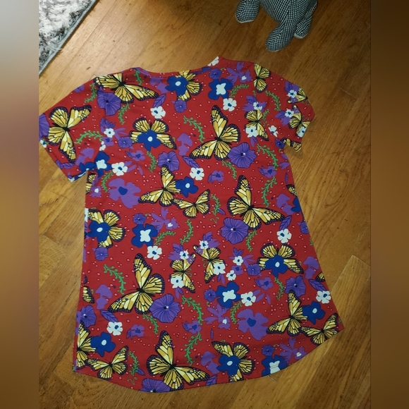 Lularoe Butterfly Tshirt in Red ♥️ - Picture 3 of 7